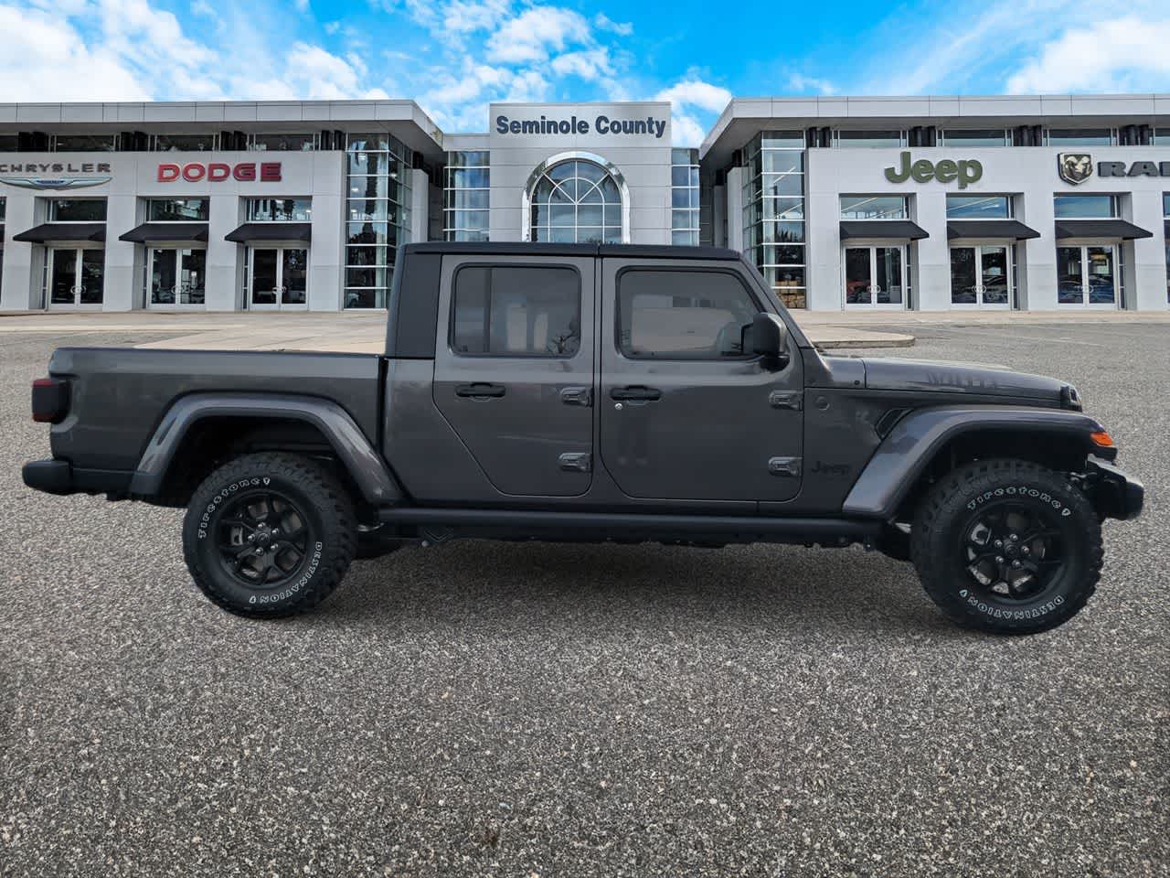 Thumbnail: 2026 Jeep Gladiator - 8