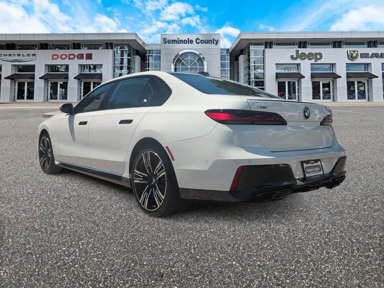 Thumbnail: 2023 BMW 7 Series - 6