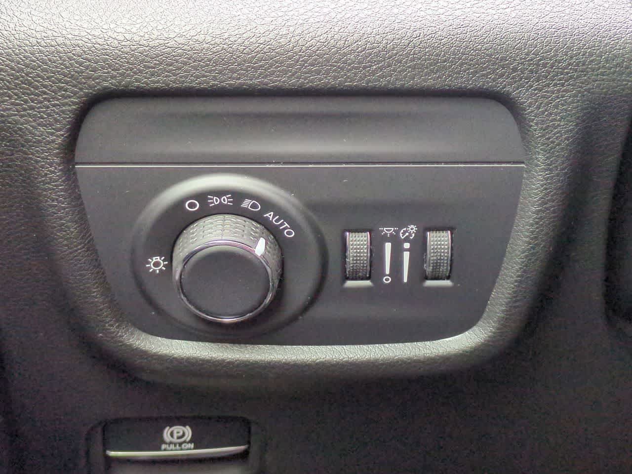 Thumbnail: 2025 Jeep Grand Cherokee L - 18