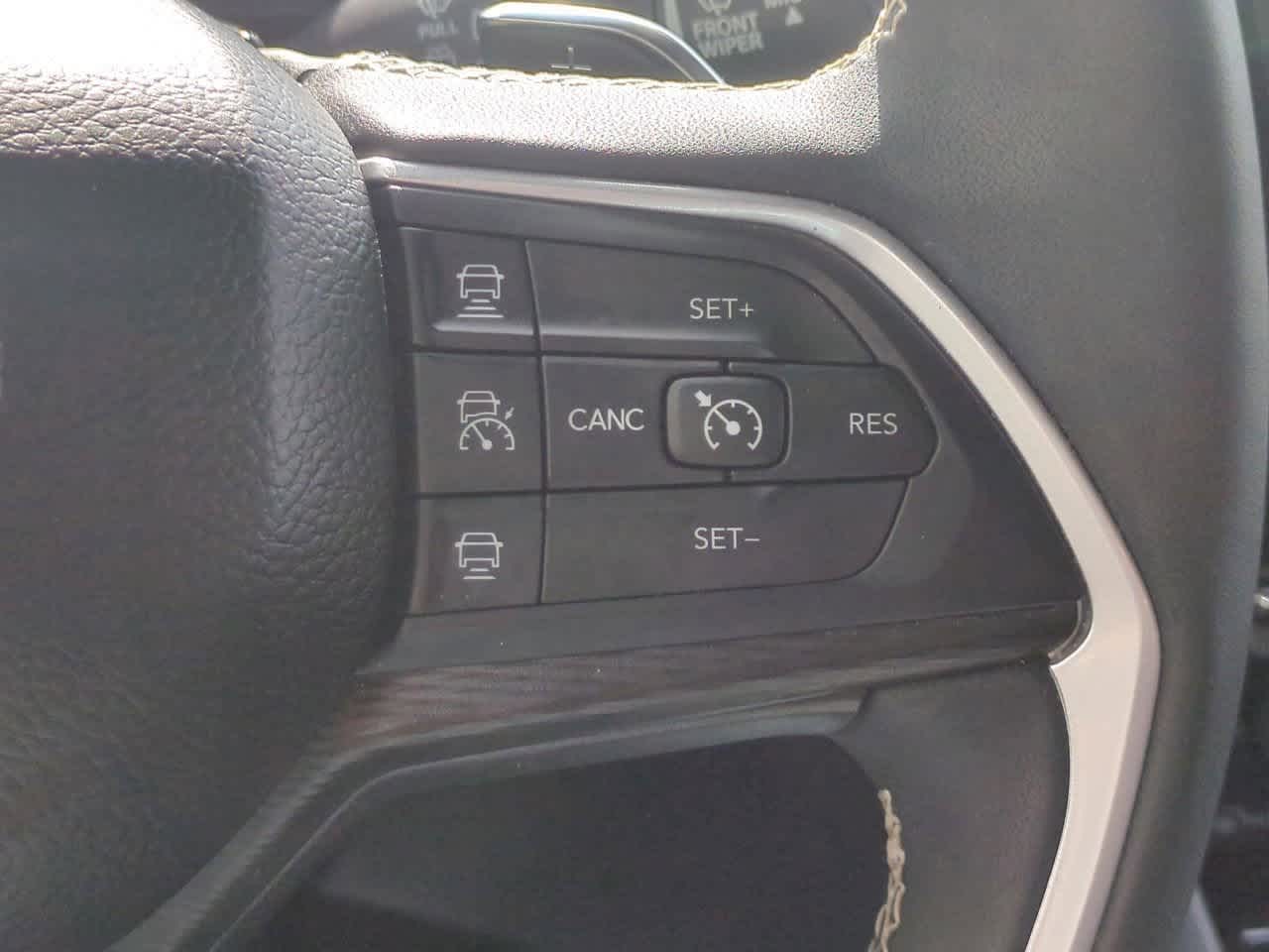 Thumbnail: 2024 Jeep Grand Cherokee L - 25