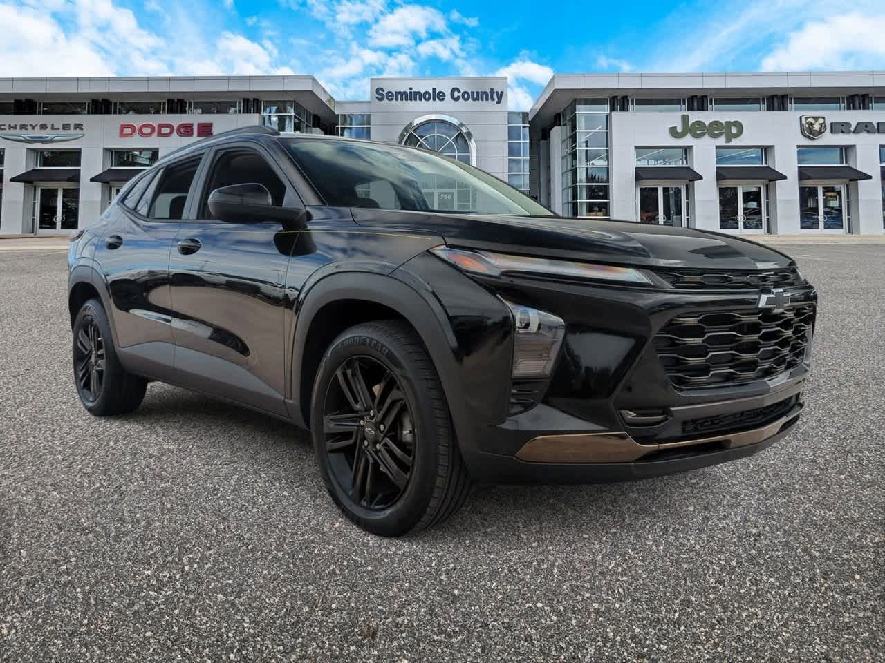 Thumbnail: 2025 Chevrolet Trax - 2