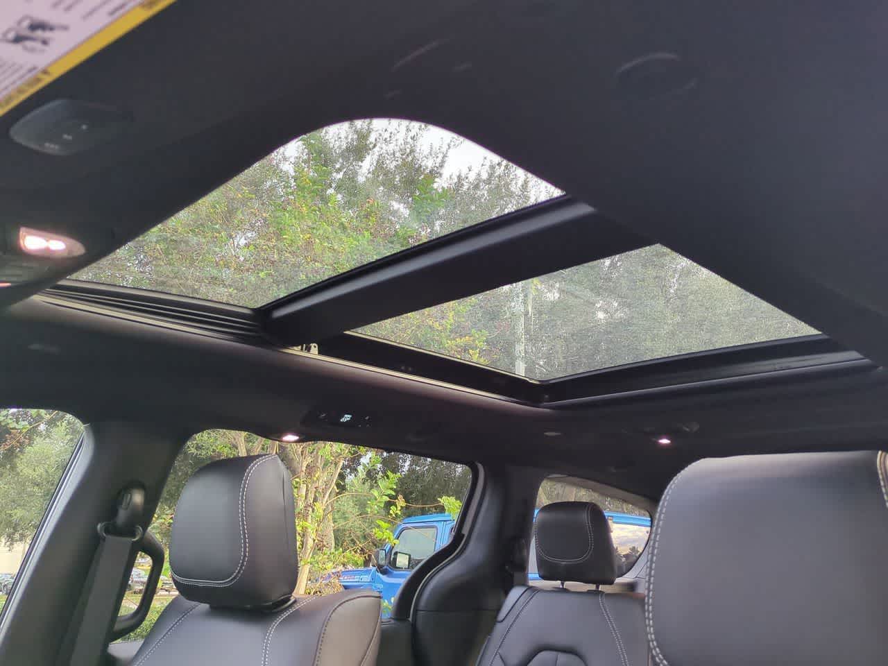 Thumbnail: 2026 Chrysler Pacifica - 20