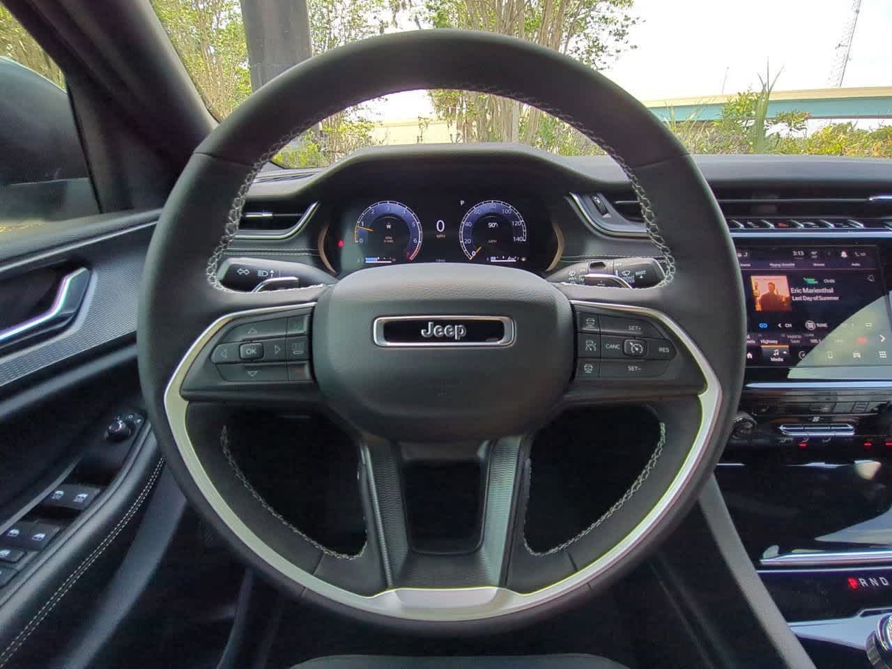 2025 Jeep Grand Cherokee L Laredo 23