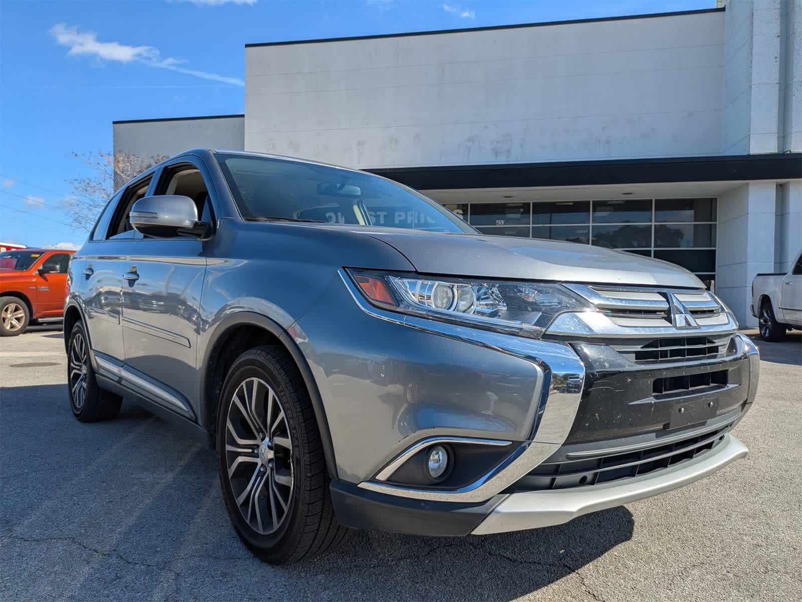 Thumbnail: 2016 Mitsubishi Outlander - 3