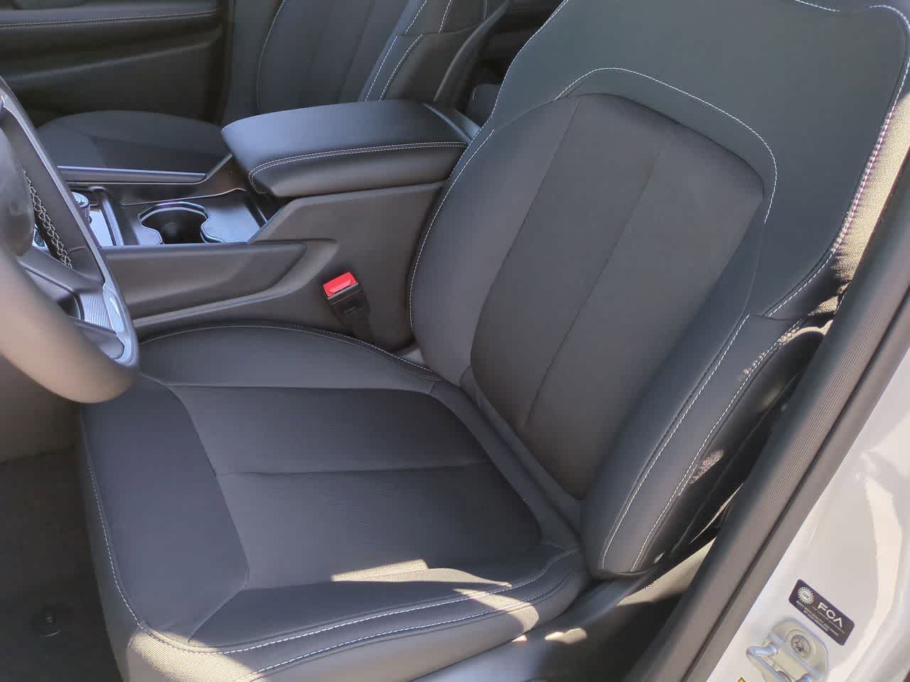 Thumbnail: 2026 Jeep Grand Cherokee - 15