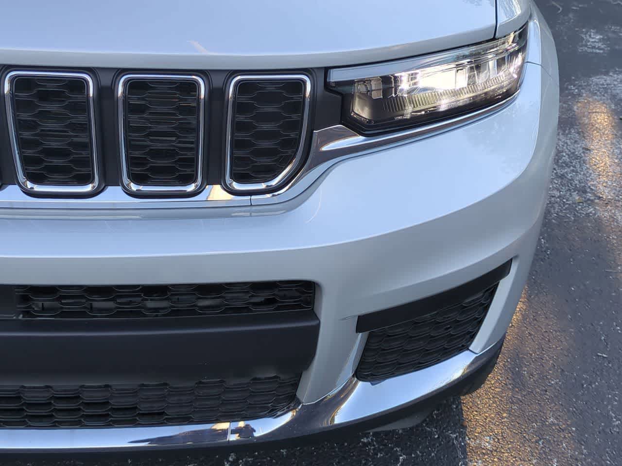 Thumbnail: 2025 Jeep Grand Cherokee L - 11