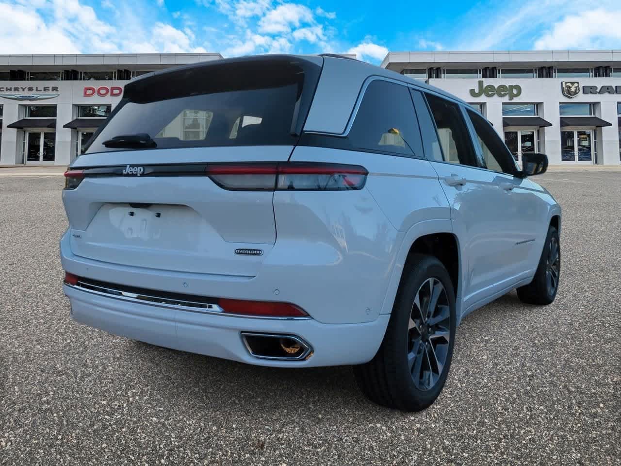 Thumbnail: 2025 Jeep Grand Cherokee - 8