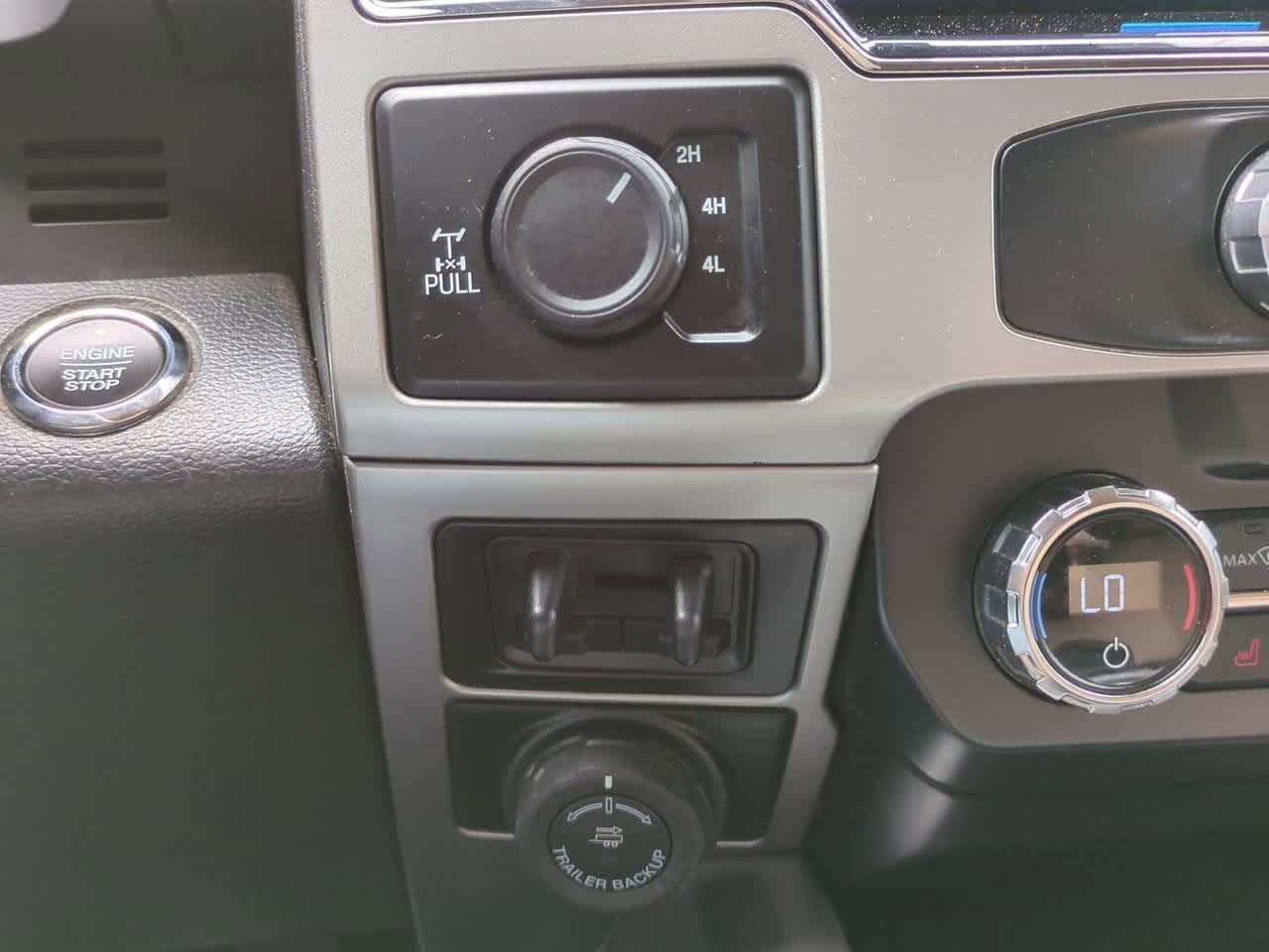 Thumbnail: 2022 Ford Econoline - 17