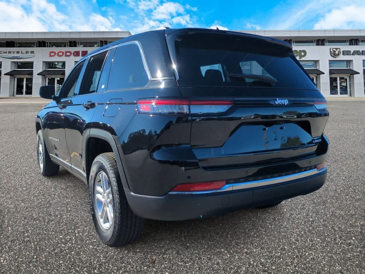 Thumbnail: 2025 Jeep Grand Cherokee - 6