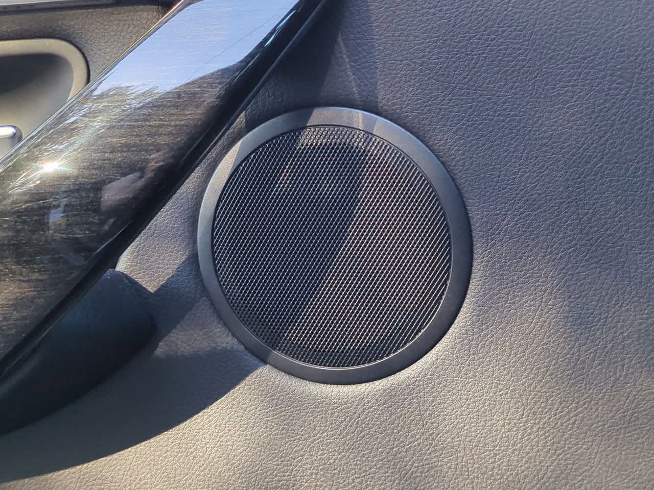 Thumbnail: 2018 BMW 3 Series - 32