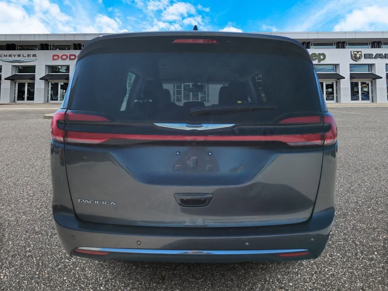 Thumbnail: 2023 Chrysler Pacifica - 7
