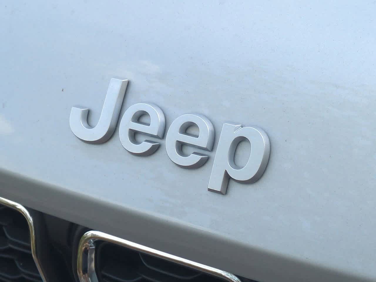 2025 Jeep Grand Cherokee L Laredo 12