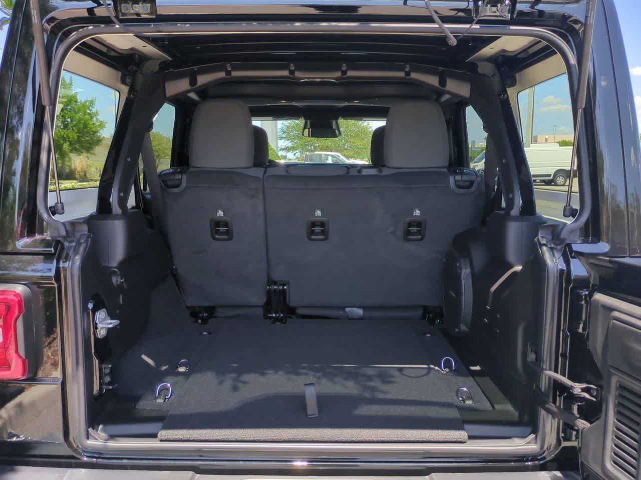 Thumbnail: 2026 Jeep Wrangler - 34
