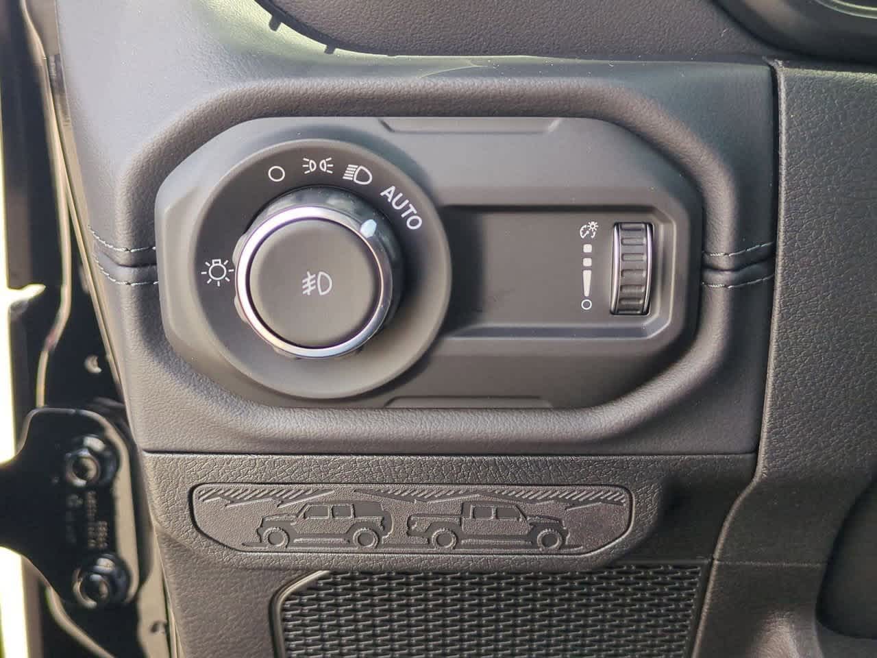 Thumbnail: 2025 Jeep Wrangler - 18