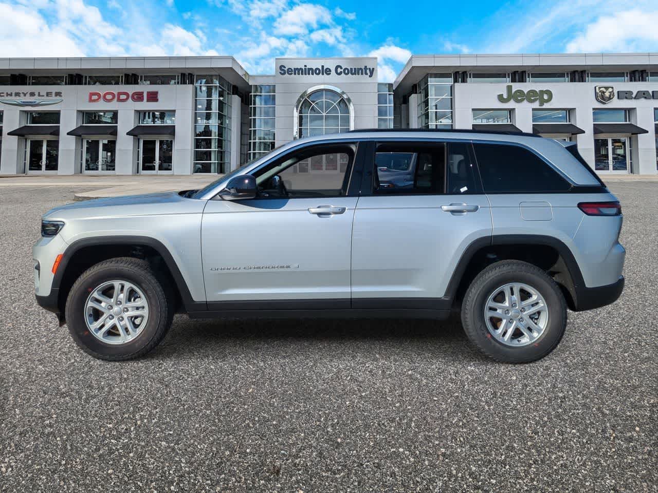 Thumbnail: 2025 Jeep Grand Cherokee - 5