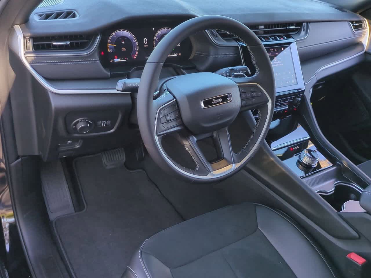 Thumbnail: 2025 Jeep Grand Cherokee - 9