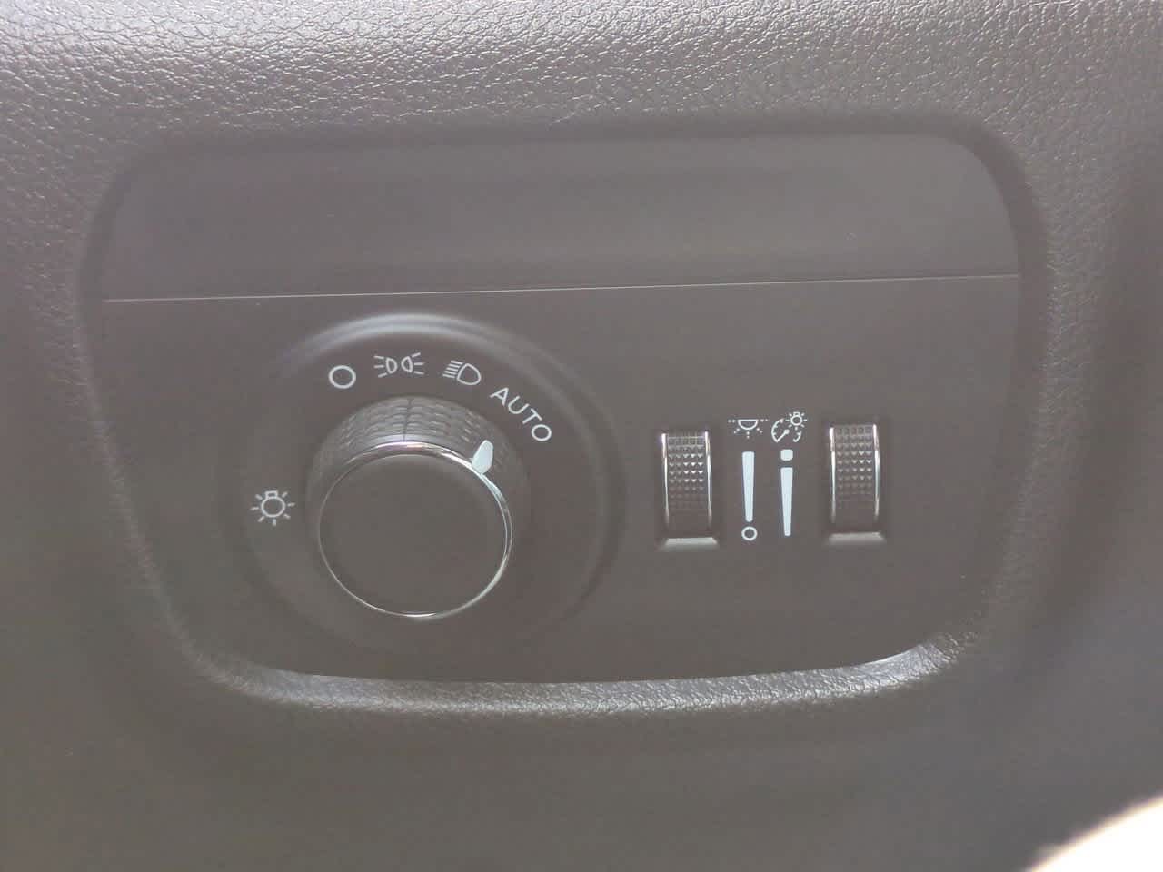 Thumbnail: 2024 Jeep Grand Cherokee L - 18