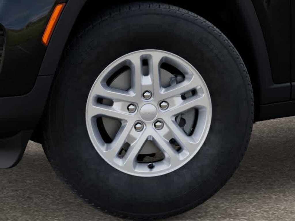 New 2025 Jeep Grand Cherokee Laredo SUV