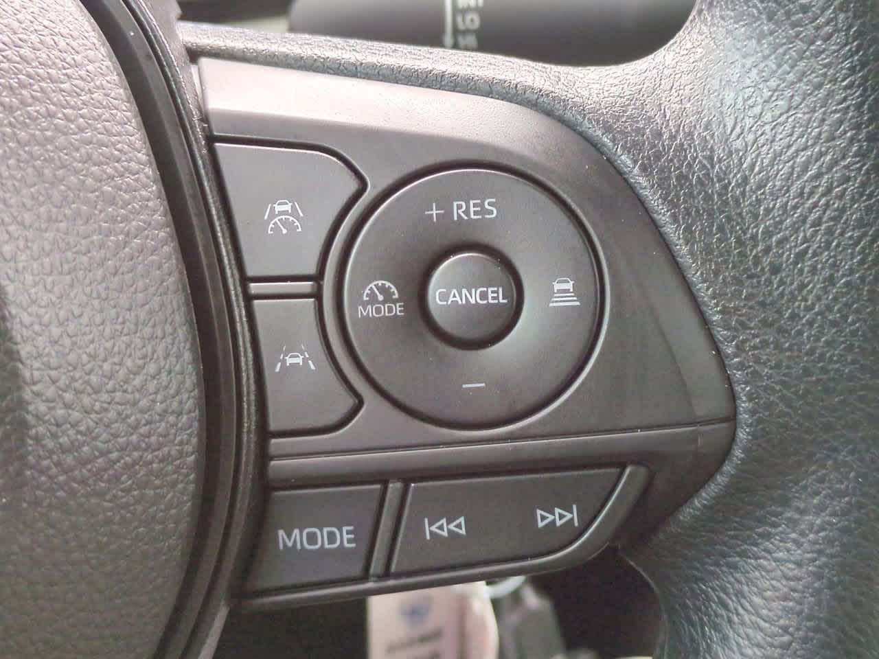 Thumbnail: 2025 Toyota Corolla - 25