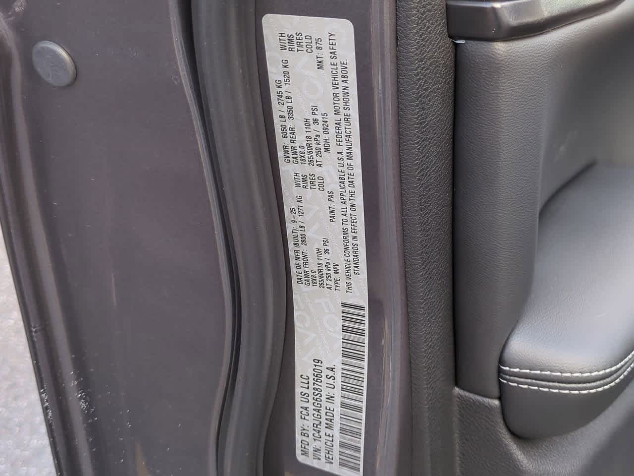 Thumbnail: 2025 Jeep Grand Cherokee - 37