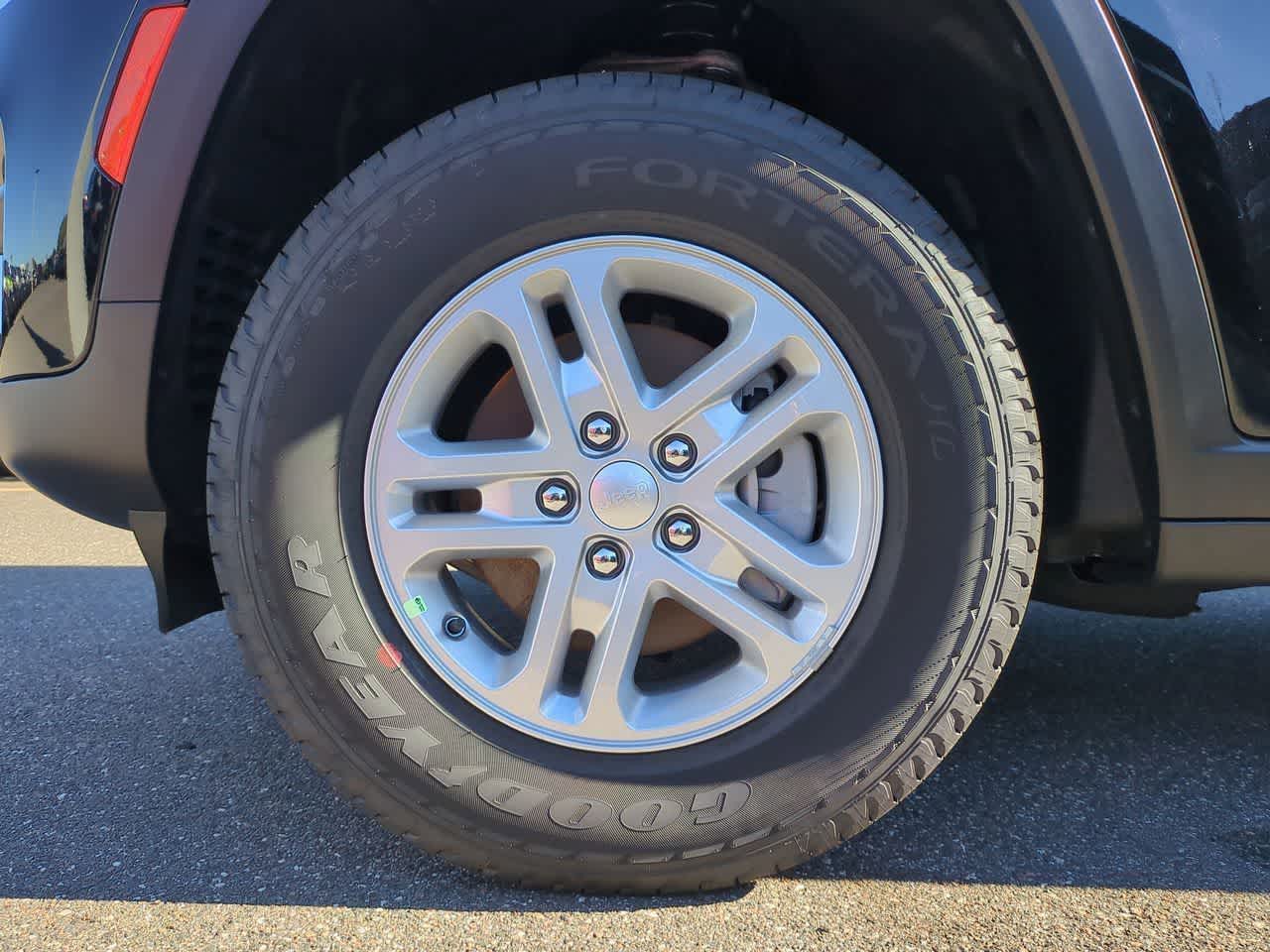 Thumbnail: 2025 Jeep Grand Cherokee - 14