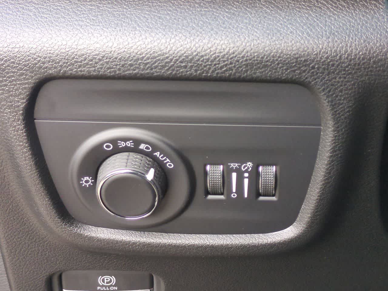 Thumbnail: 2025 Jeep Grand Cherokee - 18