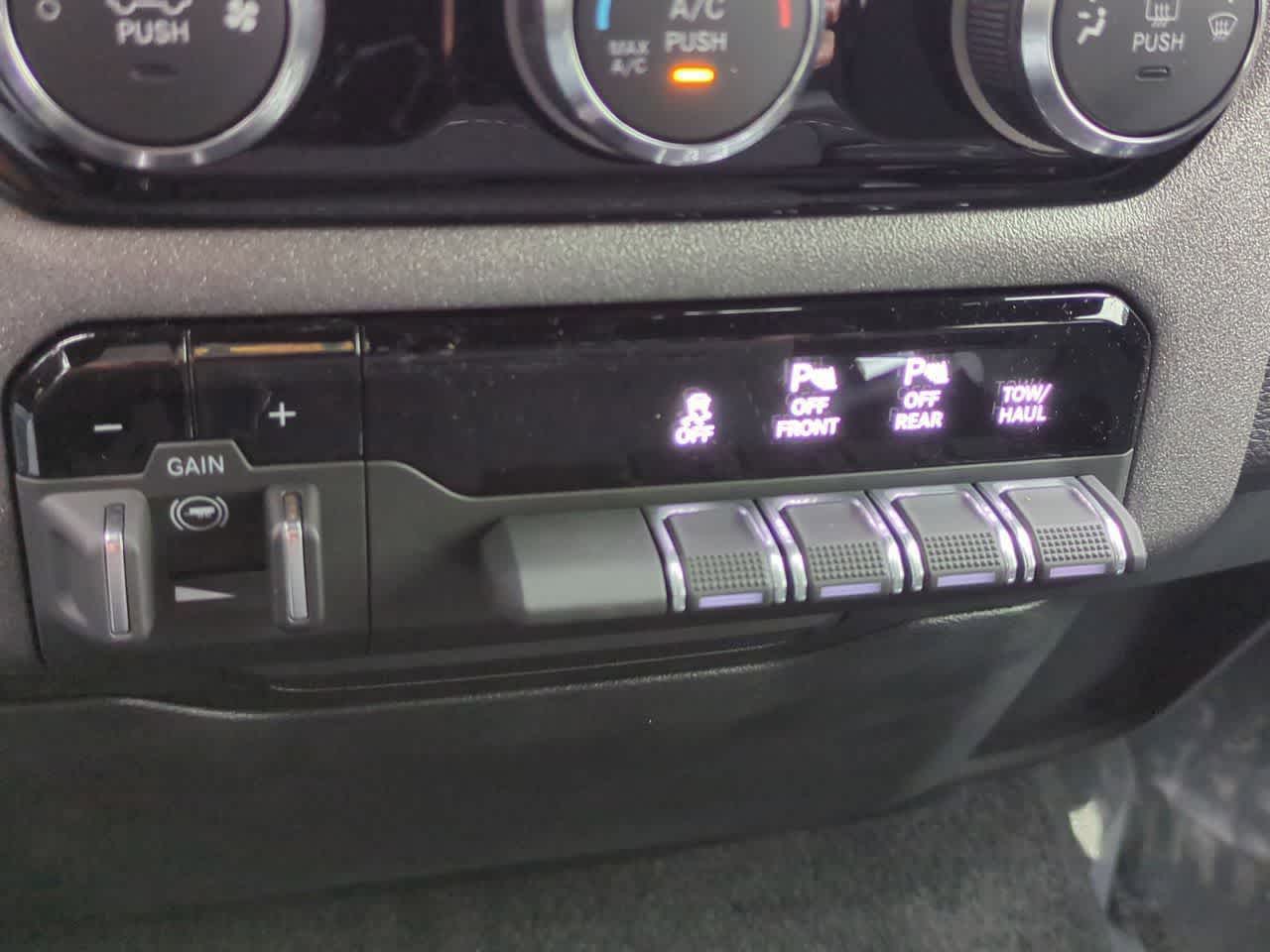 Thumbnail: 2026 RAM 1500 - 18