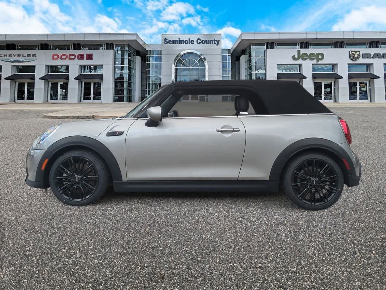Thumbnail: 2024 MINI Cooper Convertible - 5
