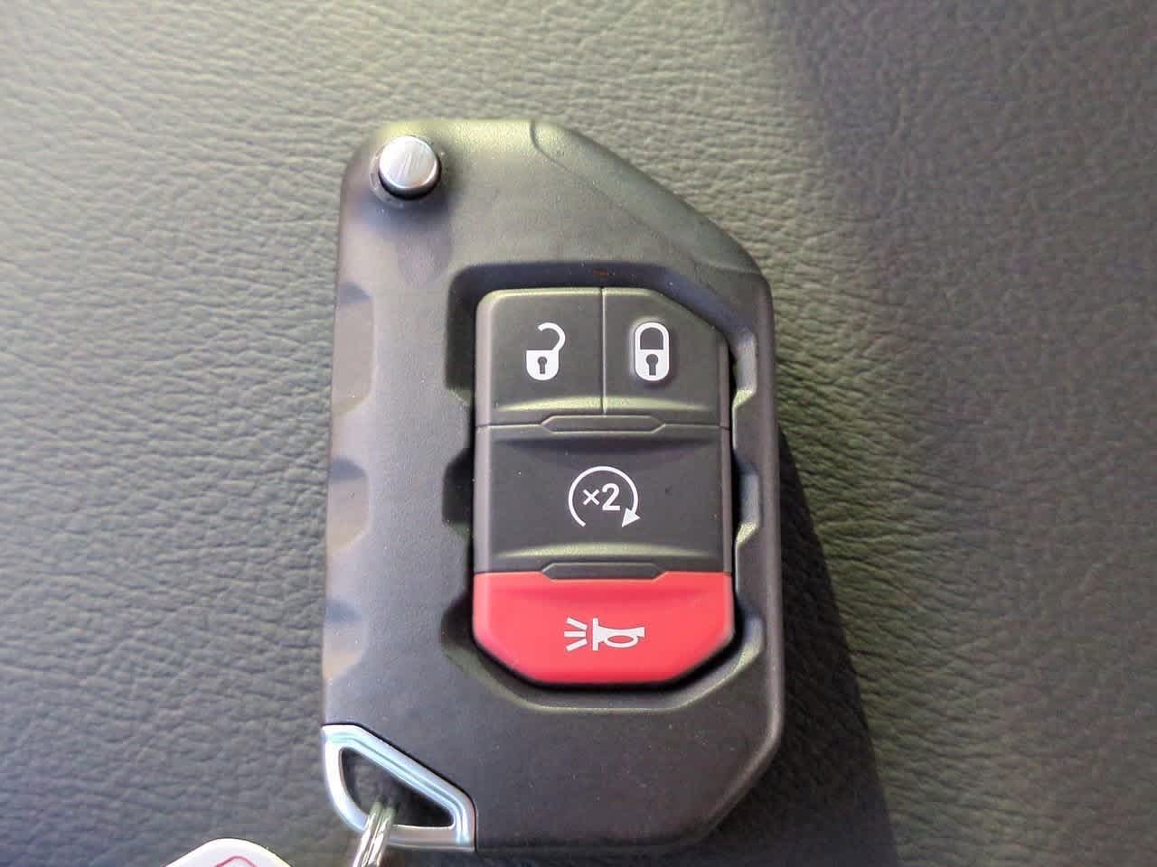 Thumbnail: 2025 Jeep Gladiator - 35