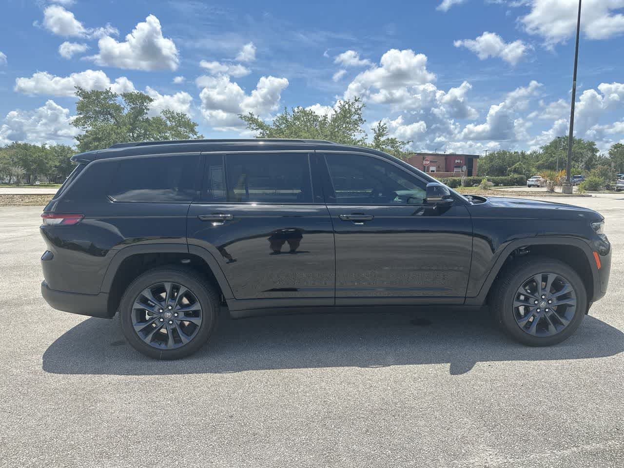 Thumbnail: 2026 Jeep Grand Cherokee L - 16