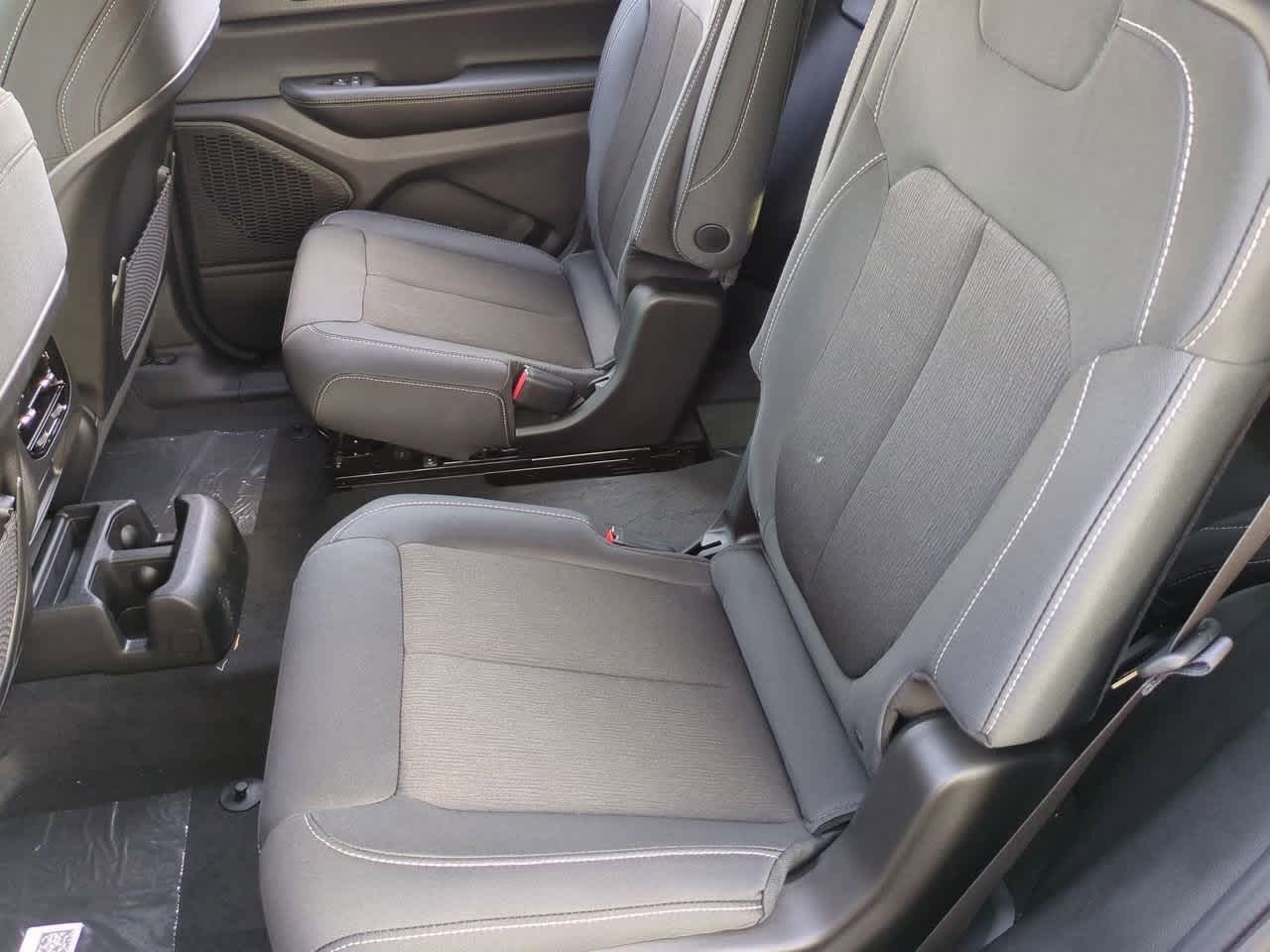 Thumbnail: 2025 Jeep Grand Cherokee L - 21