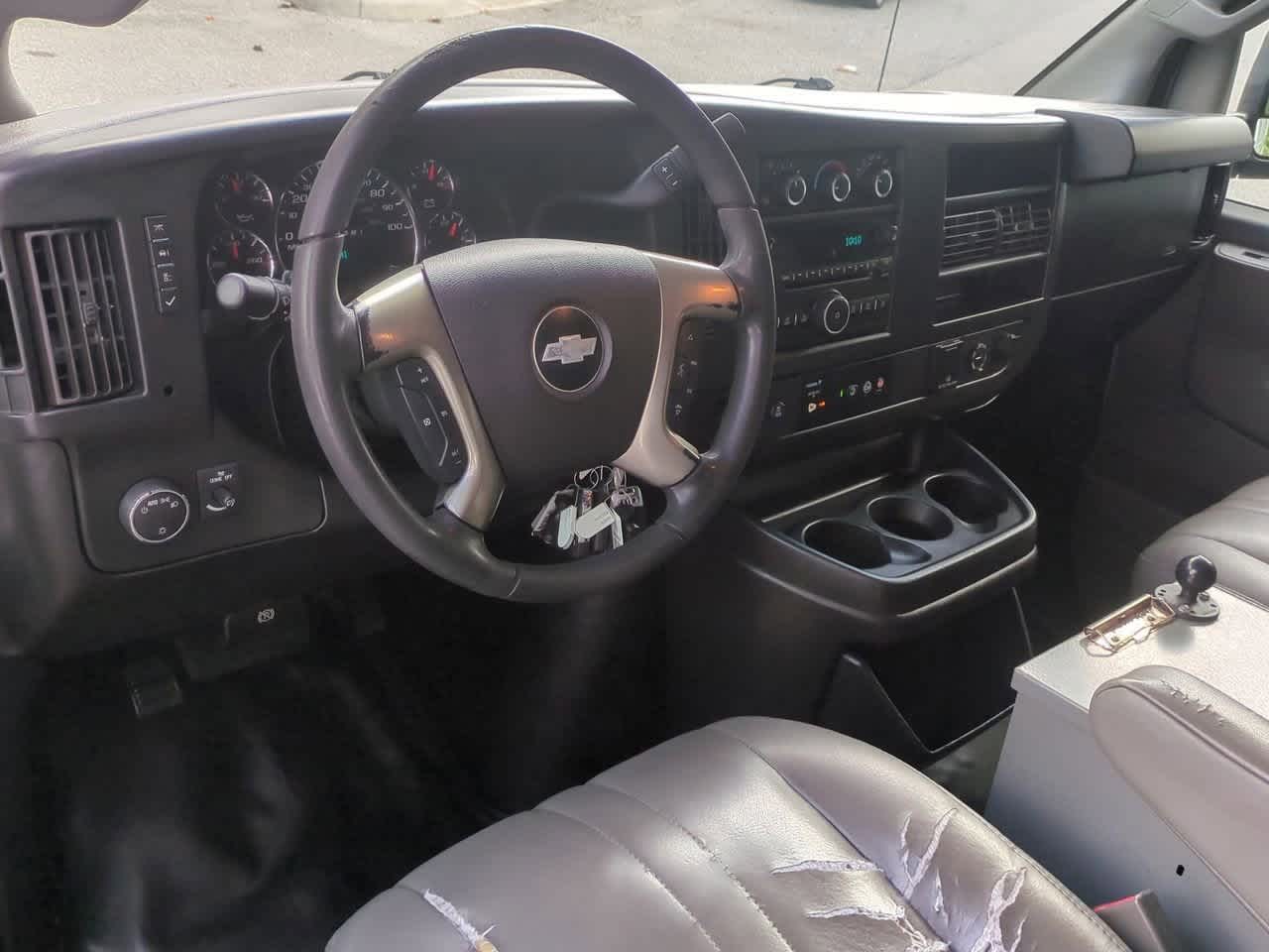 Thumbnail: 2017 Chevrolet Express - 10
