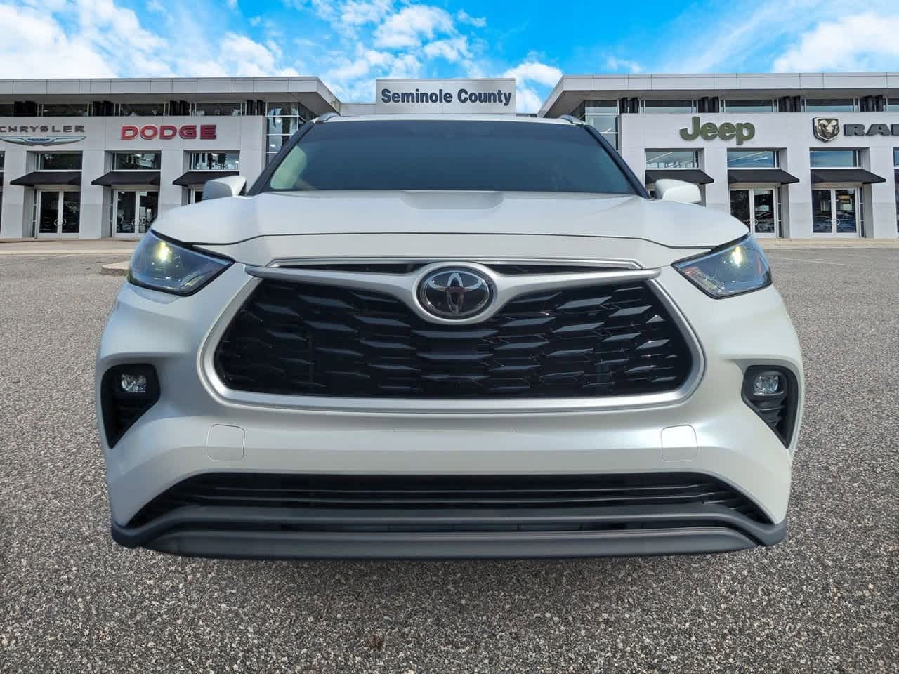 Thumbnail: 2024 Toyota Highlander - 3