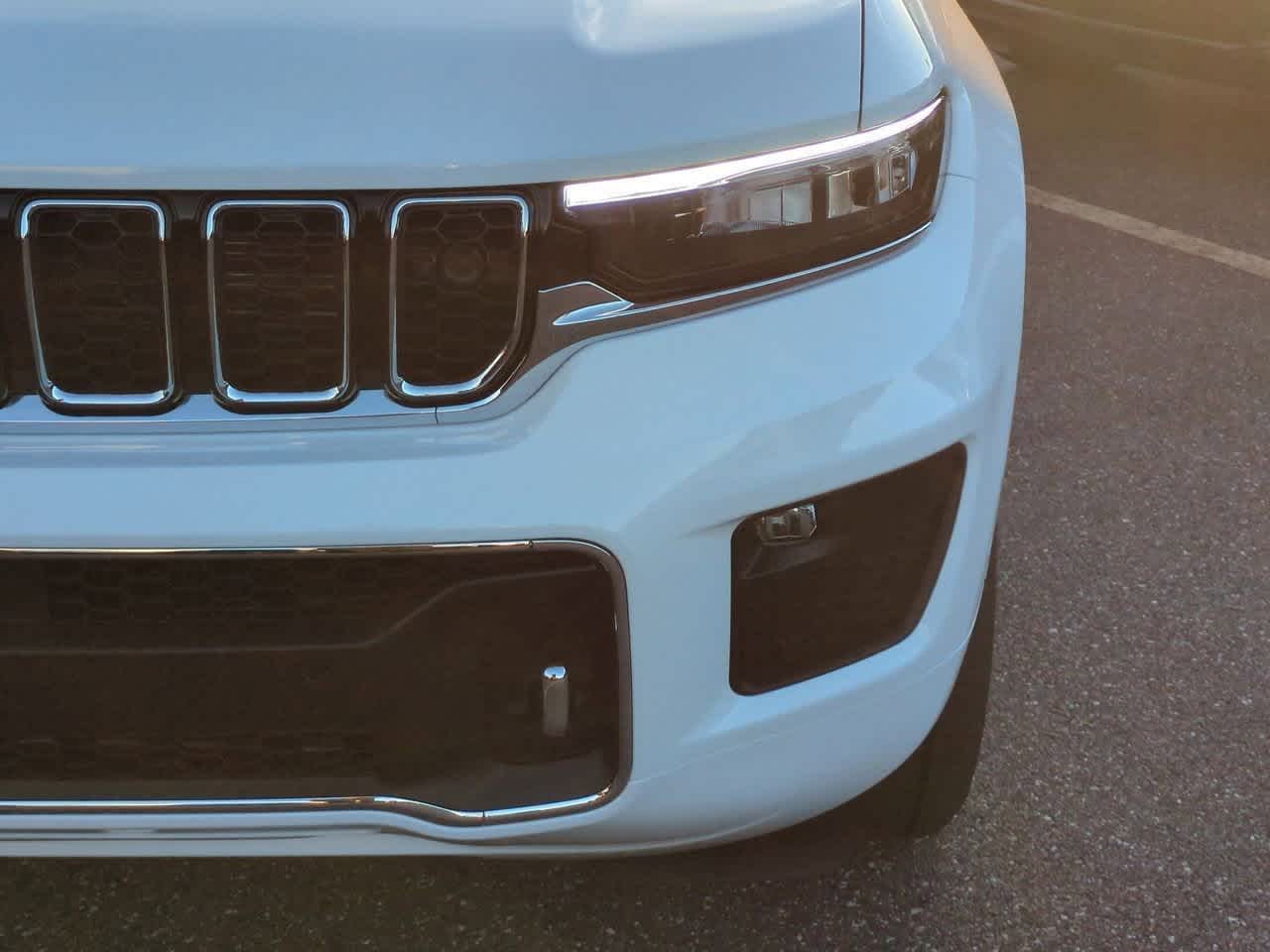 Thumbnail: 2025 Jeep Grand Cherokee - 11