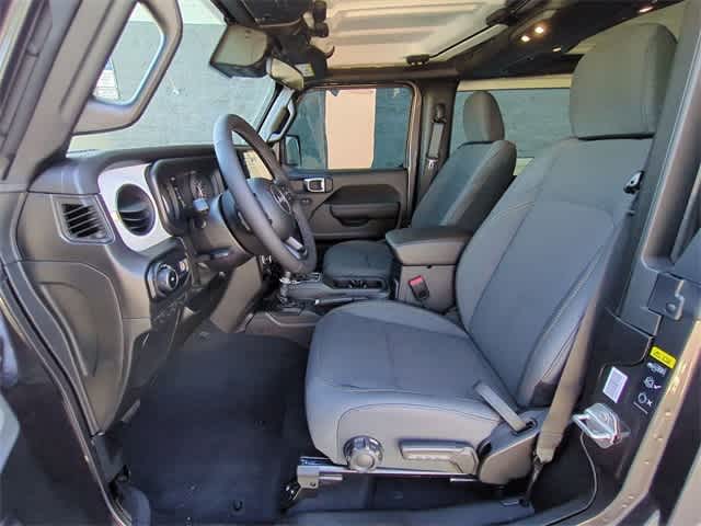 Thumbnail: 2025 Jeep Wrangler - 17