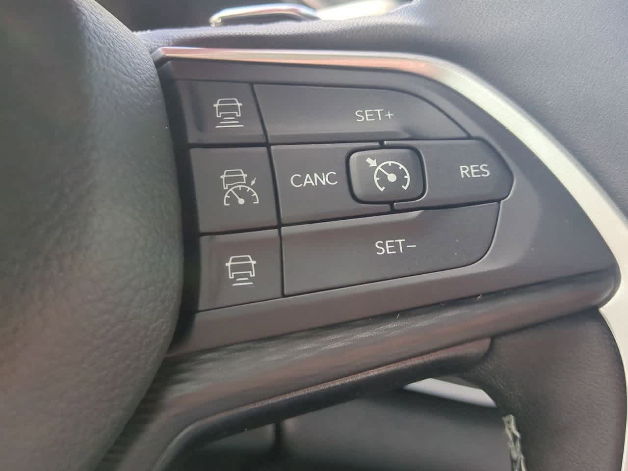 Thumbnail: 2025 Jeep Grand Cherokee - 25