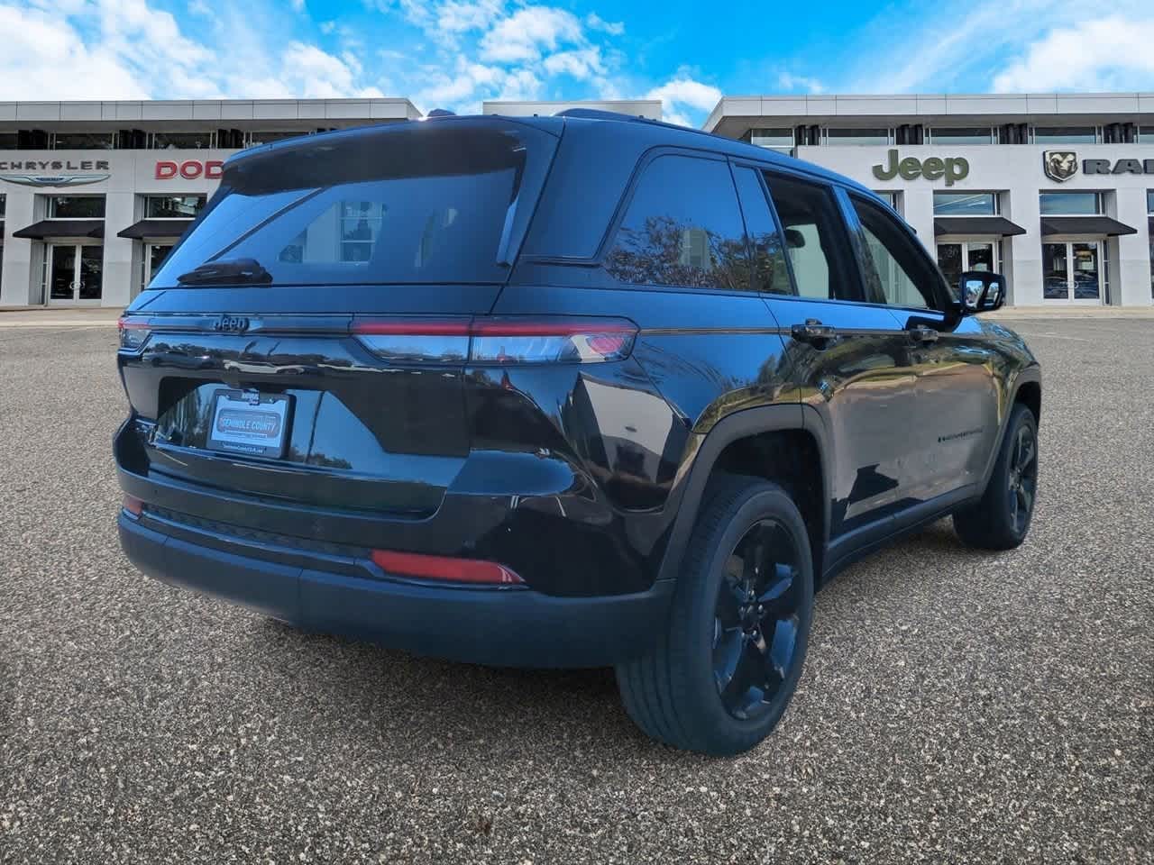 Thumbnail: 2025 Jeep Grand Cherokee - 7