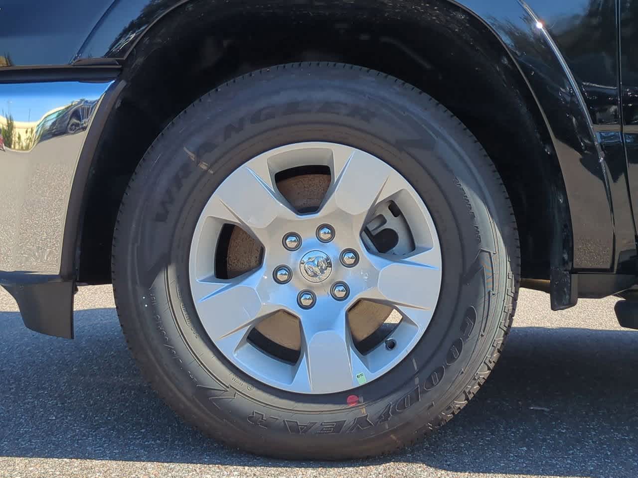 Thumbnail: 2026 RAM 1500 - 14