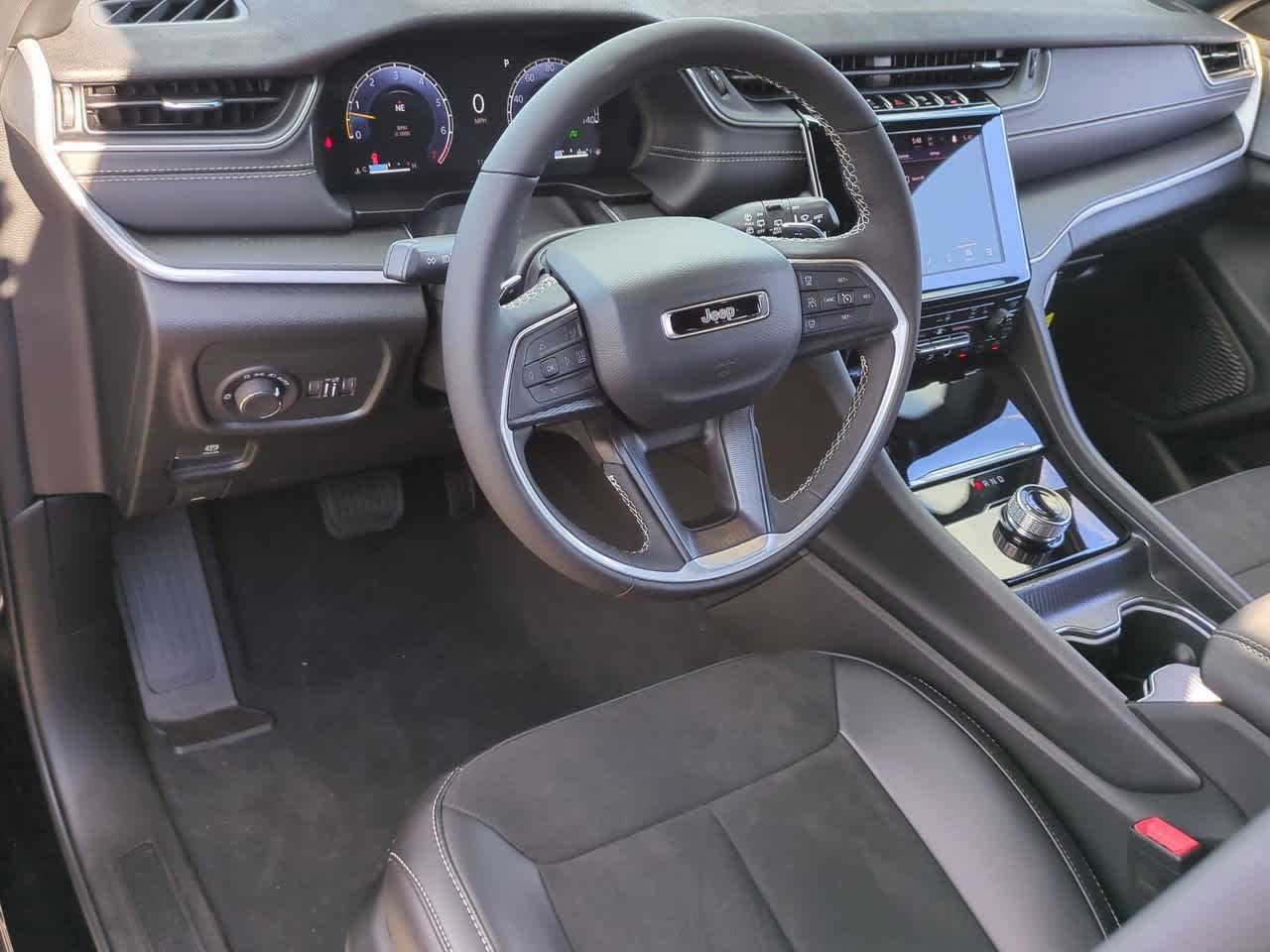 Thumbnail: 2025 Jeep Grand Cherokee - 10