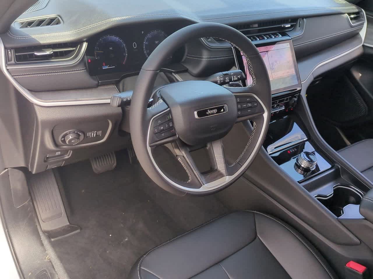 Thumbnail: 2025 Jeep Grand Cherokee - 10