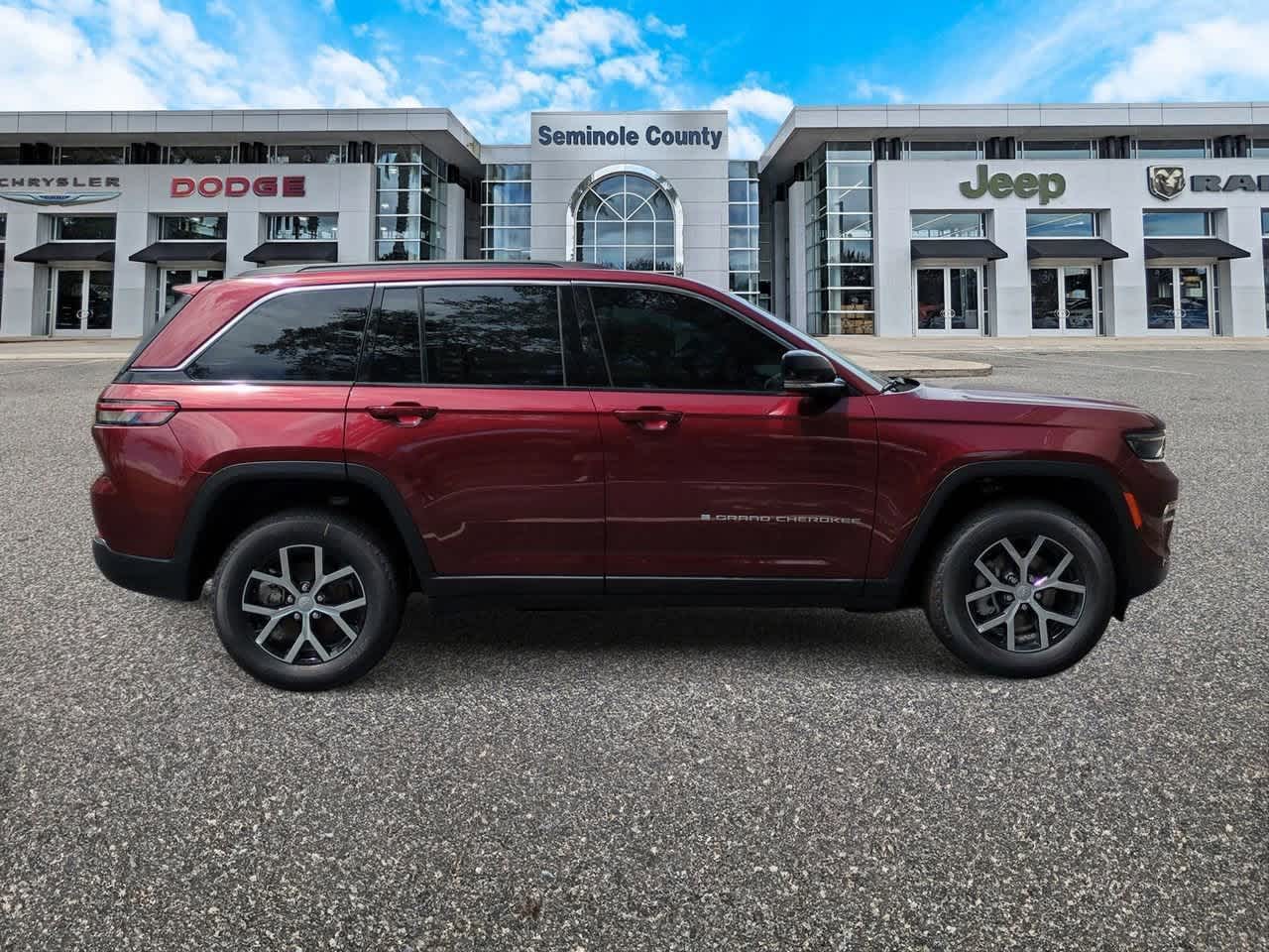 Thumbnail: 2025 Jeep Grand Cherokee - 9