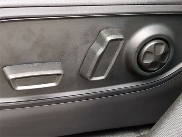 Thumbnail: 2025 Jeep Grand Cherokee - 17