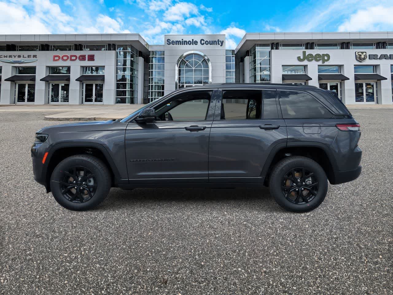 Thumbnail: 2026 Jeep Grand Cherokee - 5