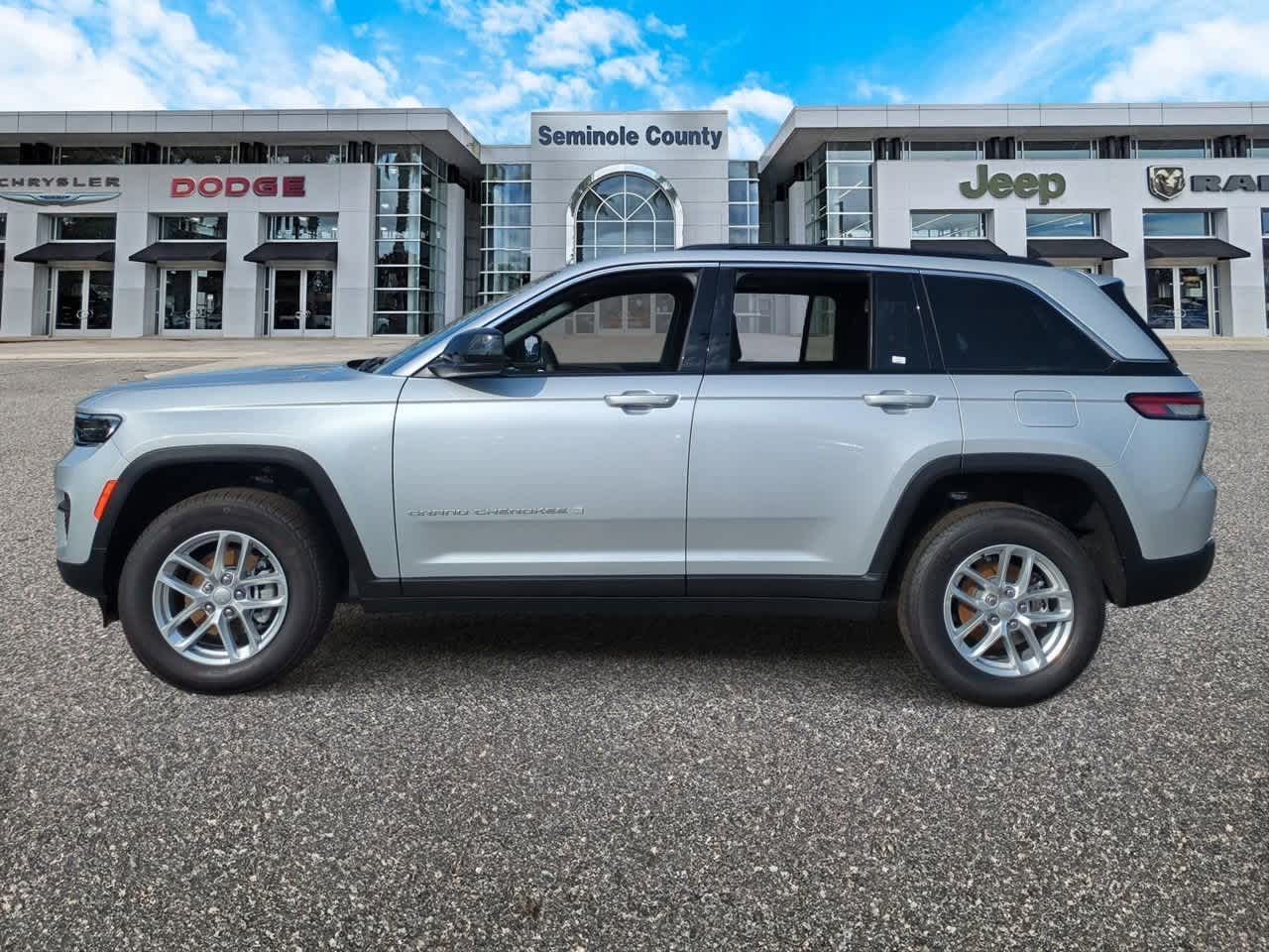 Thumbnail: 2025 Jeep Grand Cherokee - 5