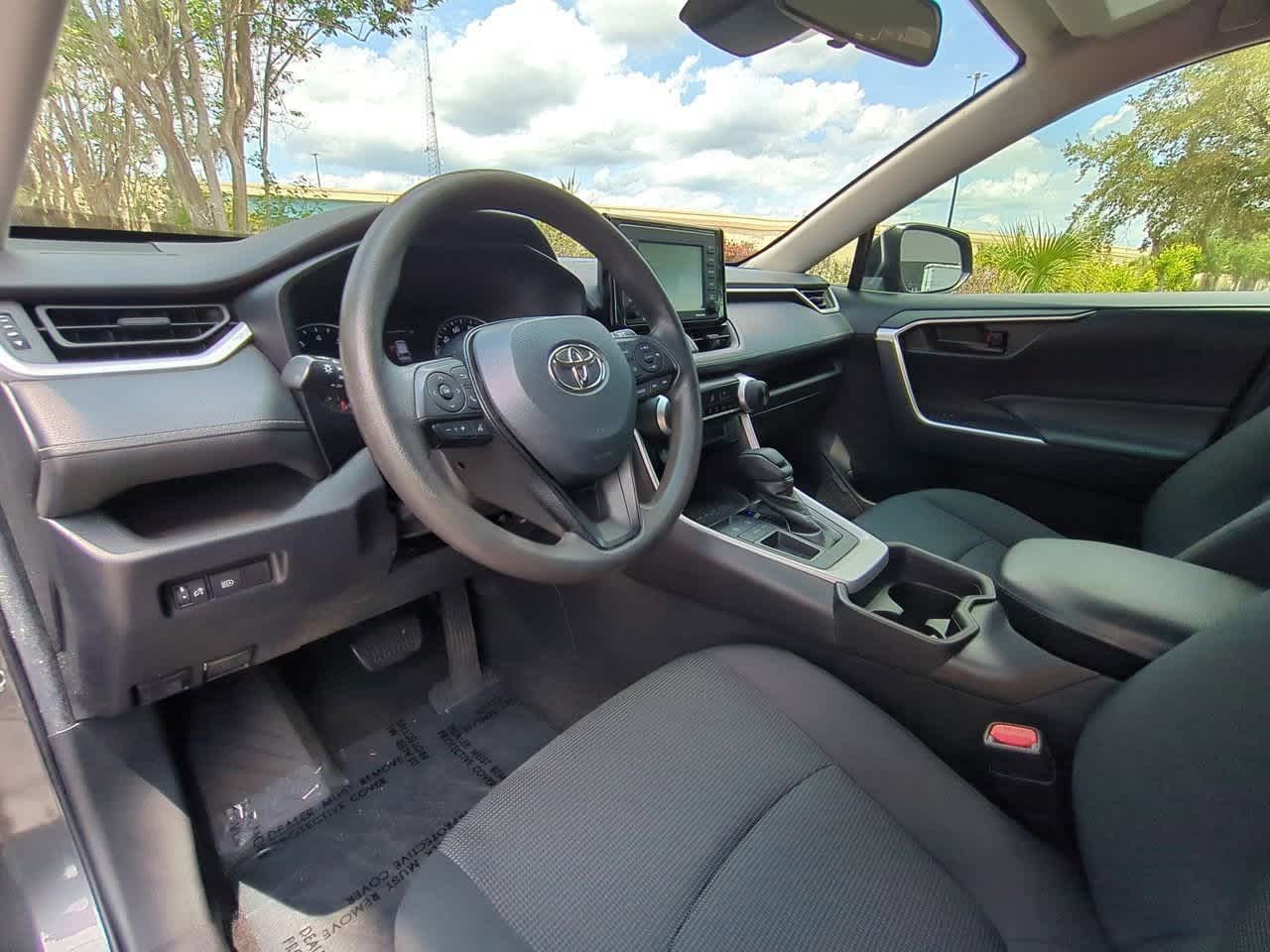 Thumbnail: 2021 Toyota RAV4 - 10