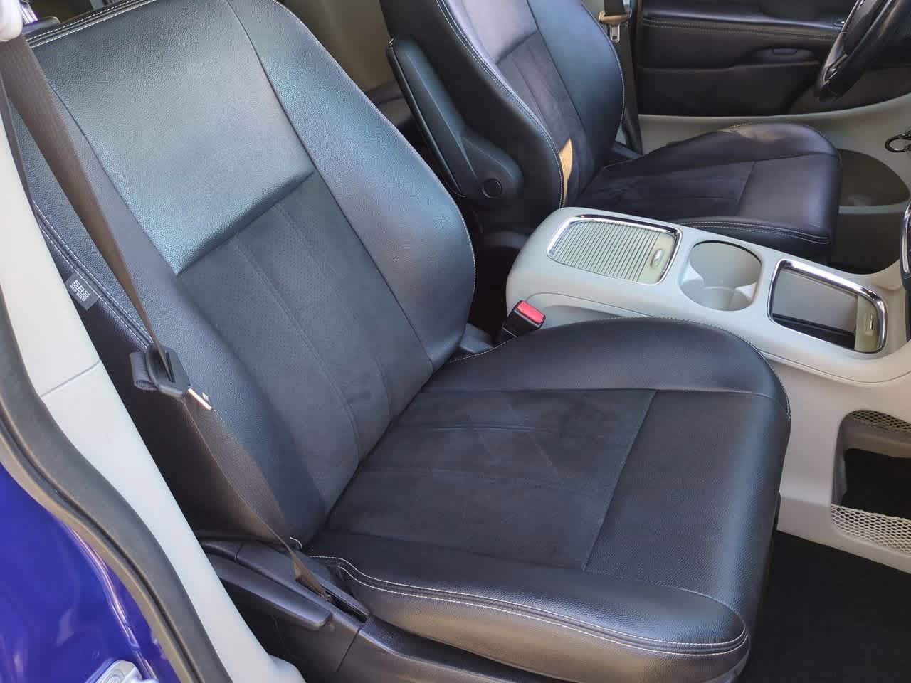 Thumbnail: 2020 Dodge Grand Caravan - 22