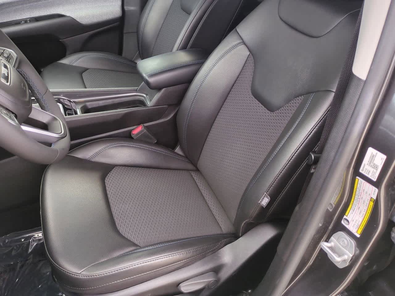 Thumbnail: 2022 Jeep Compass - 17