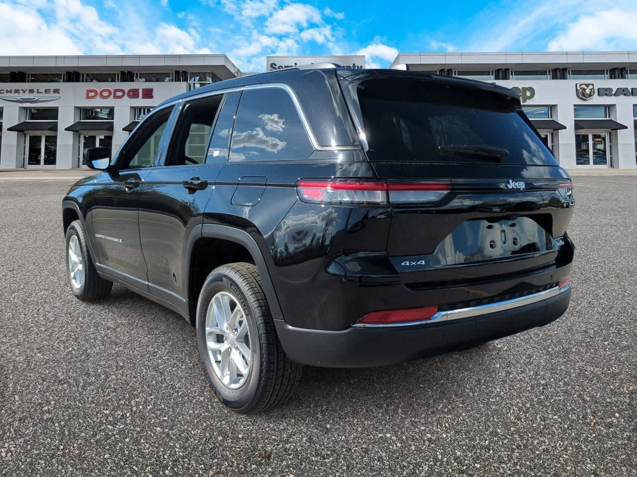 Thumbnail: 2026 Jeep Grand Cherokee - 6