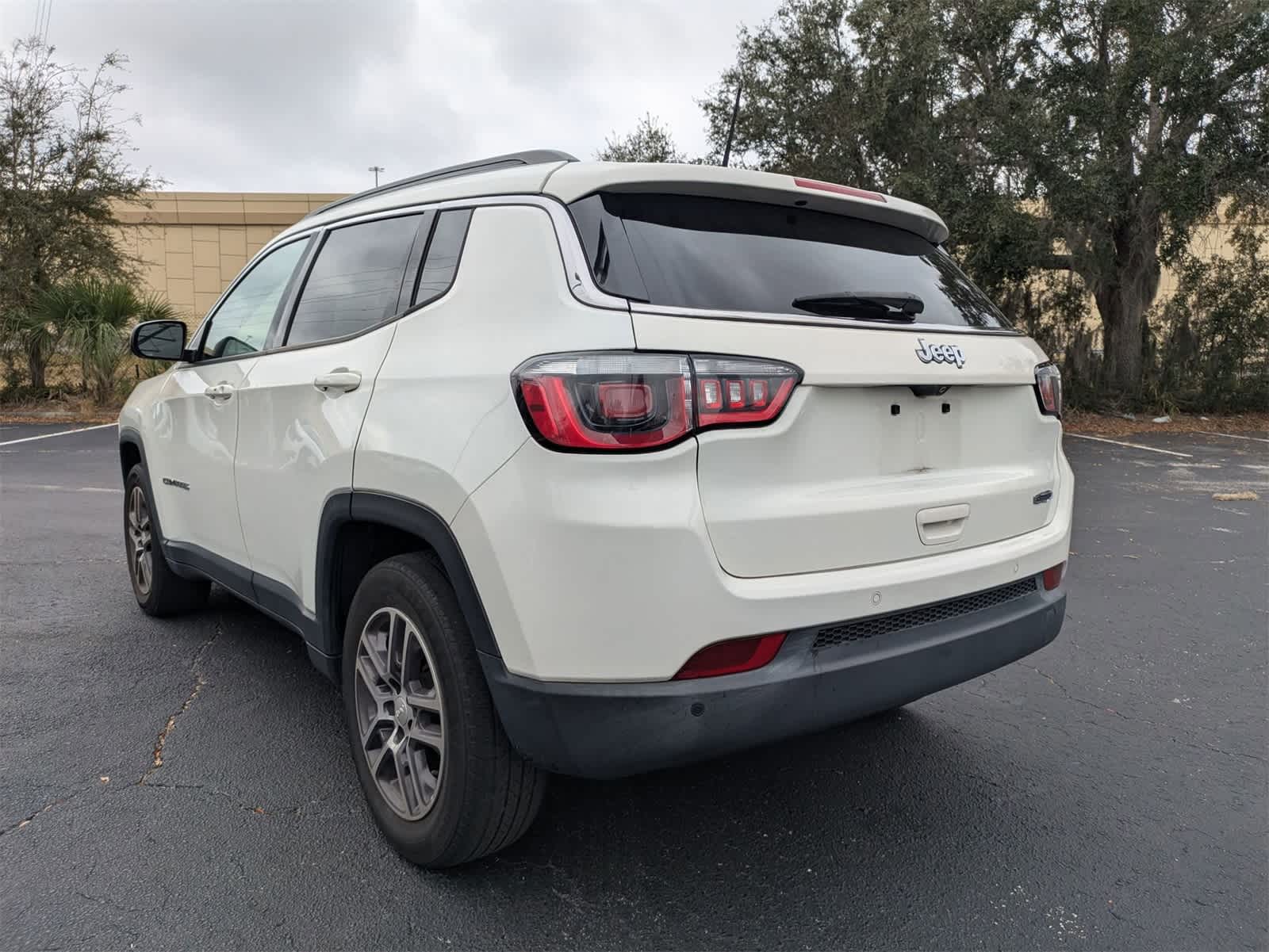 Thumbnail: 2017 Jeep Compass - 6