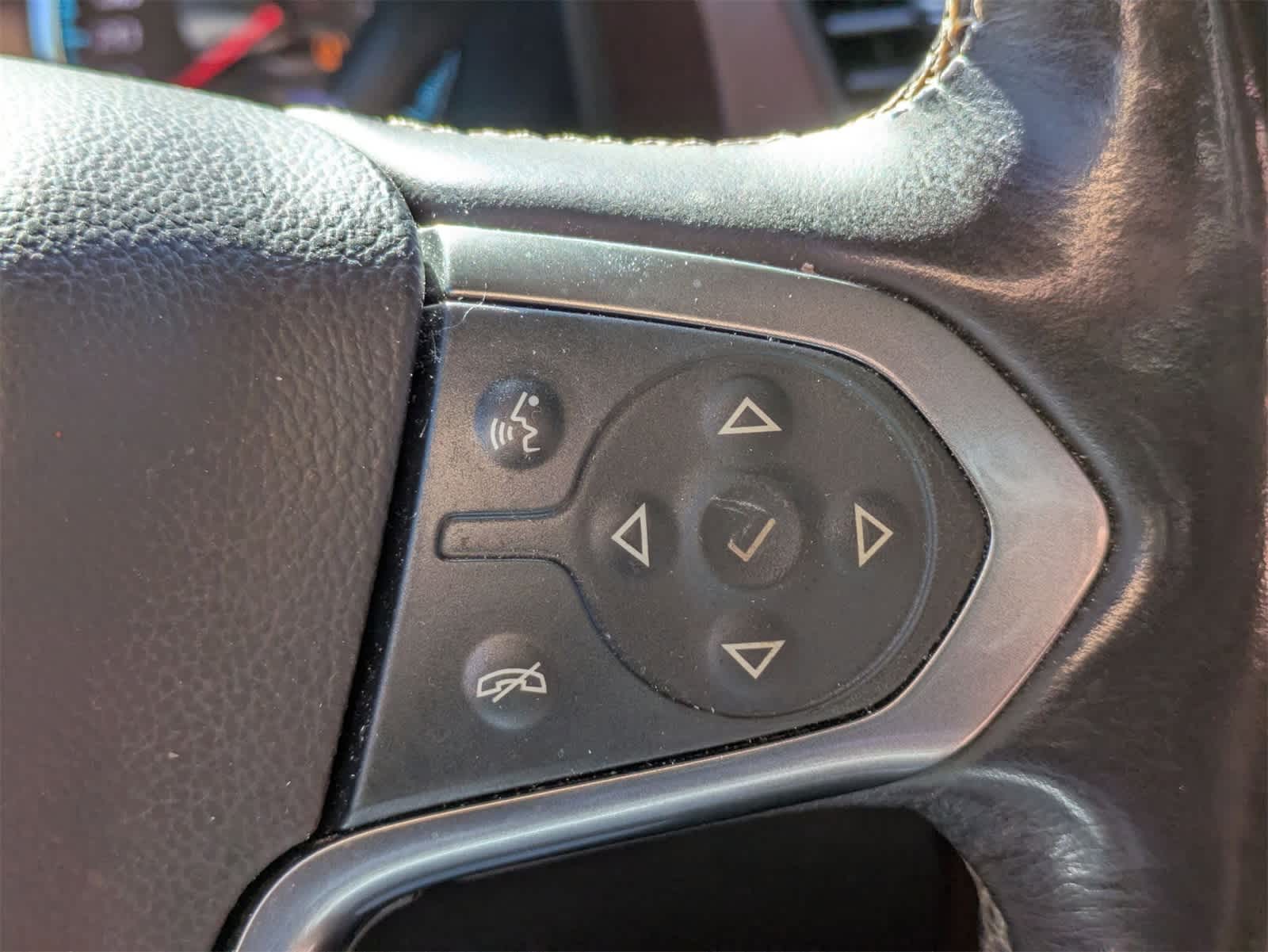 Thumbnail: 2017 Chevrolet Tahoe - 9